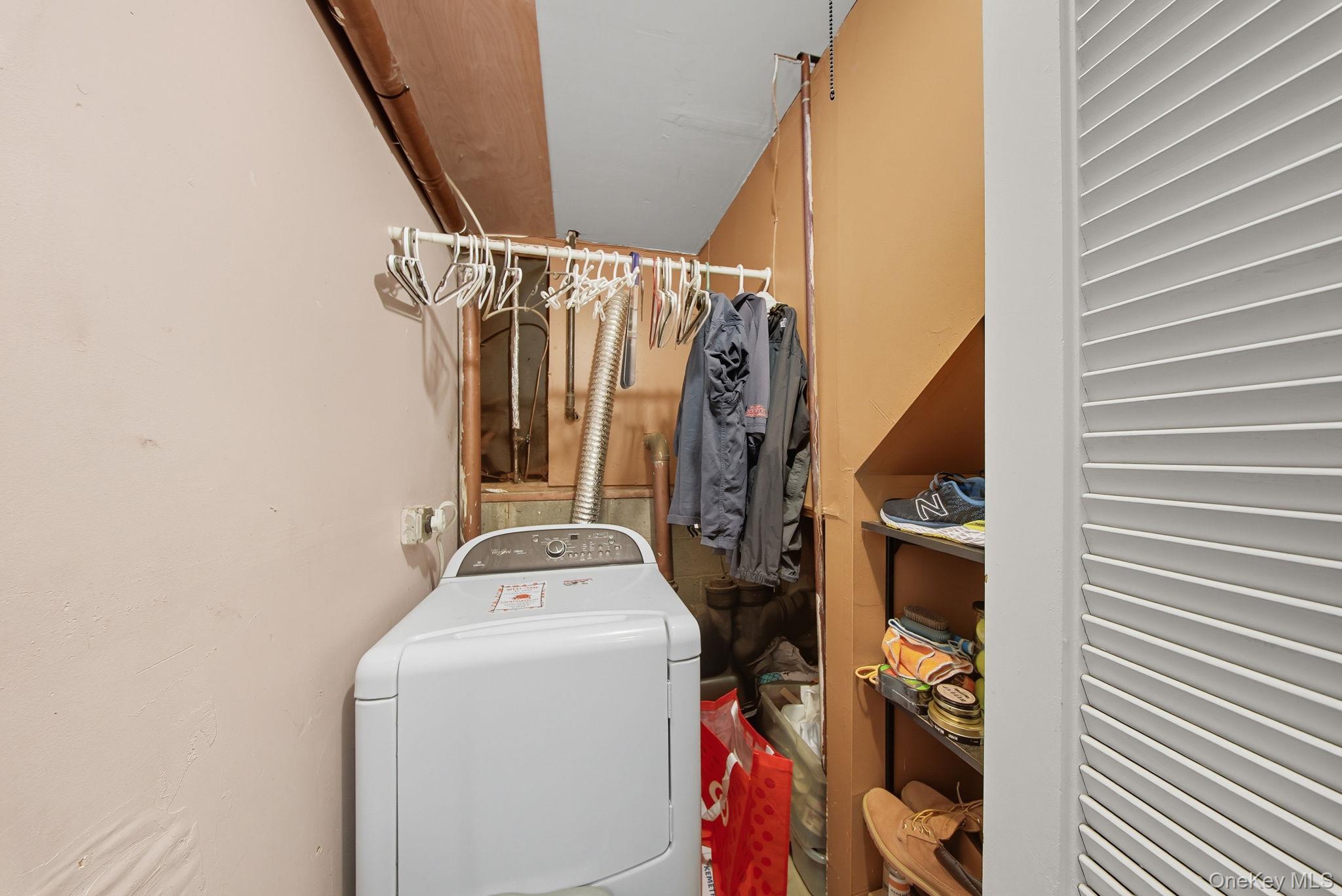 33 Red Barn Lane, Middletown, NY 10940