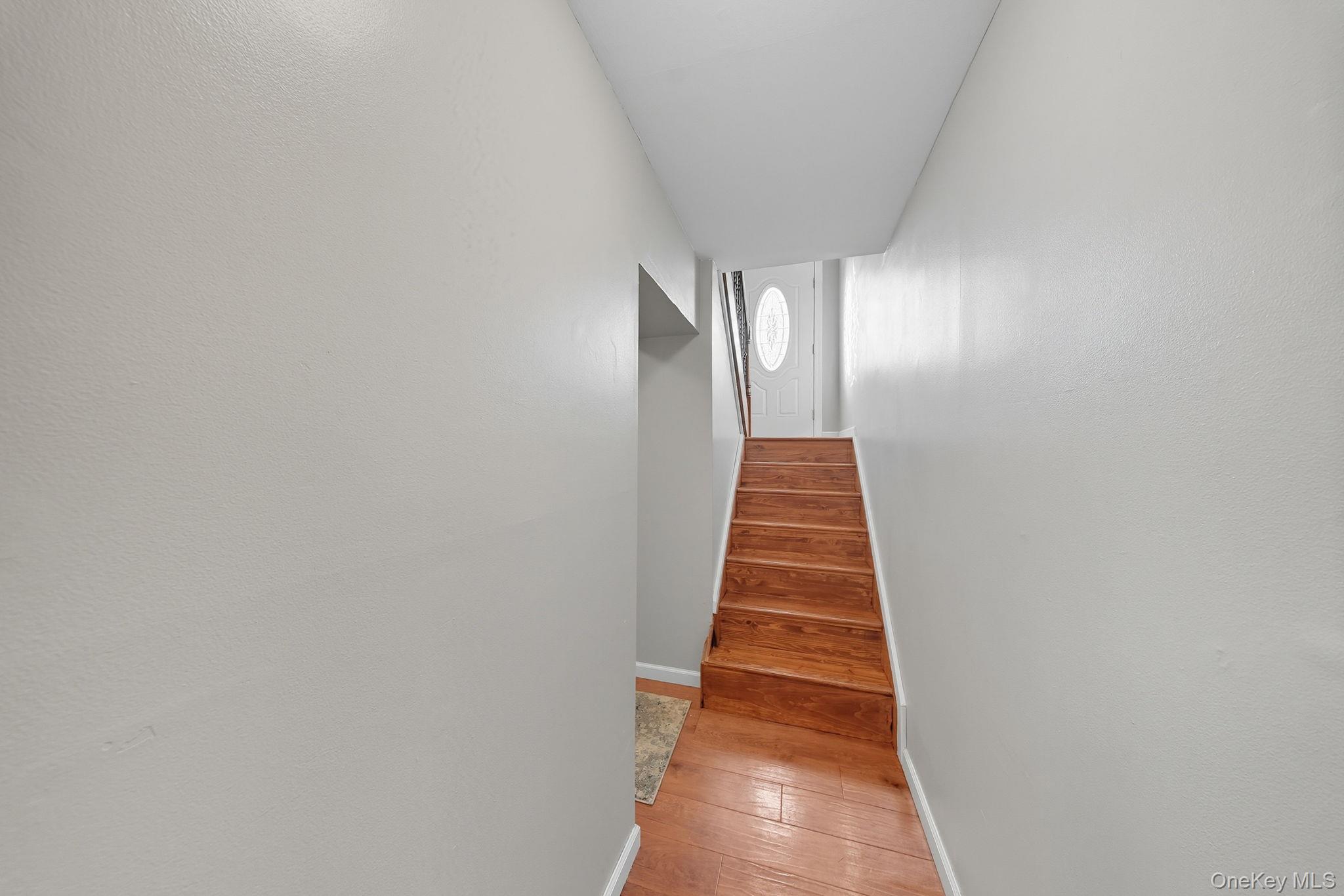 33 Red Barn Lane, Middletown, NY 10940