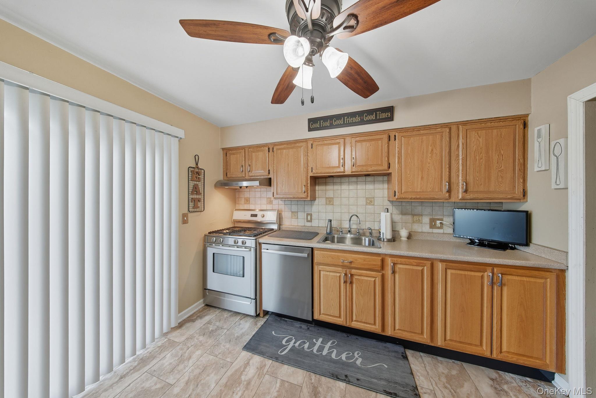 33 Red Barn Lane, Middletown, NY 10940