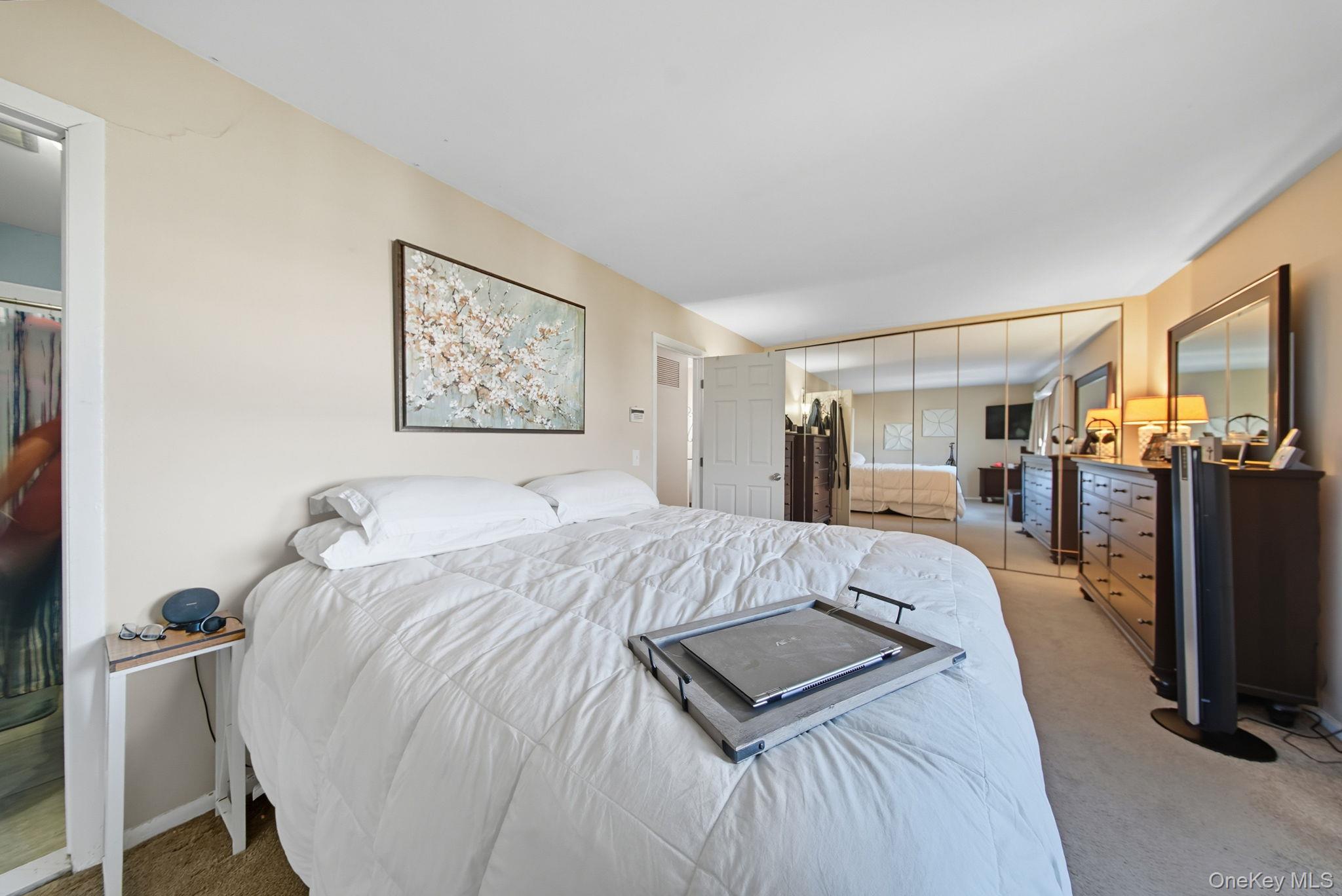 33 Red Barn Lane, Middletown, NY 10940