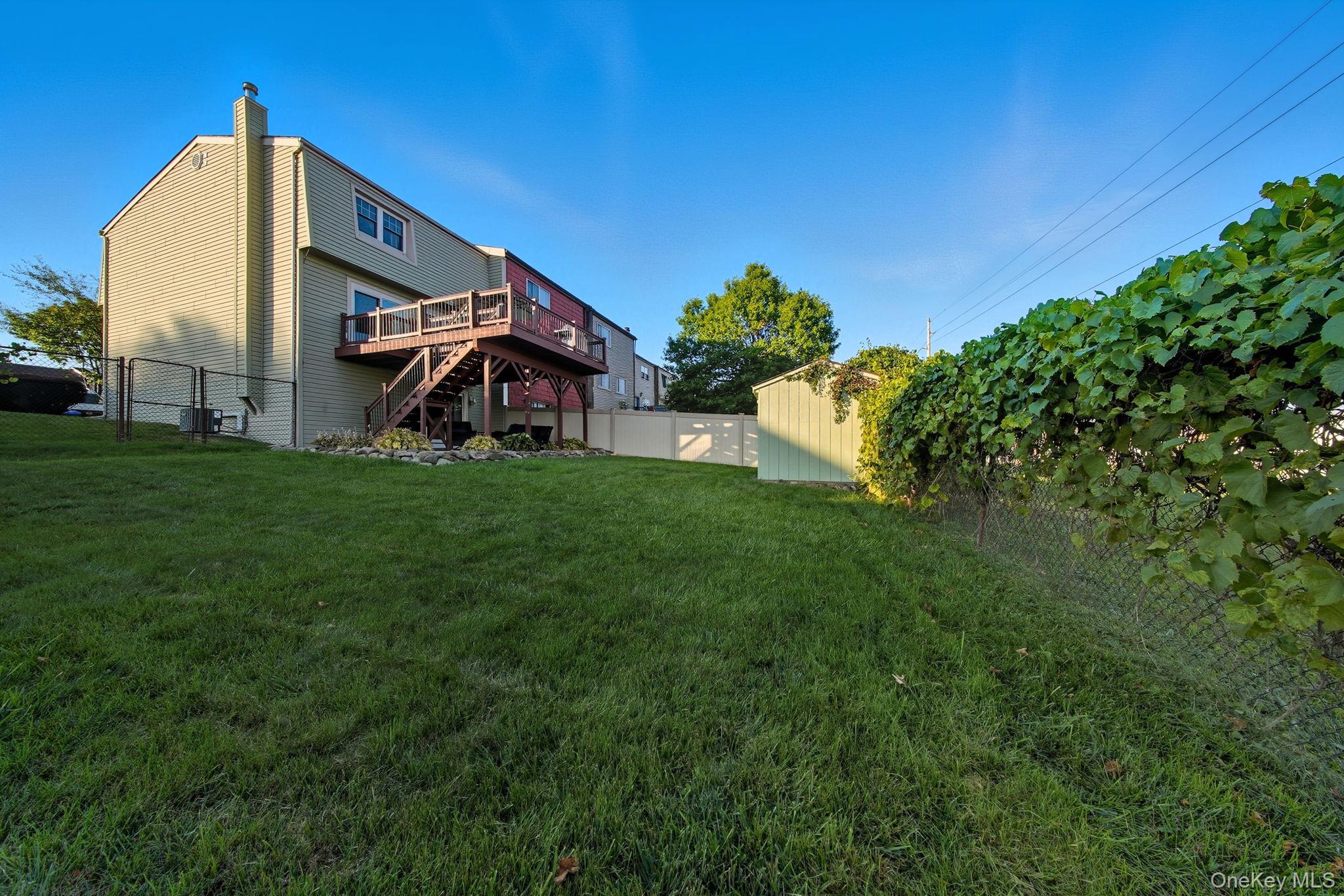 33 Red Barn Lane, Middletown, NY 10940