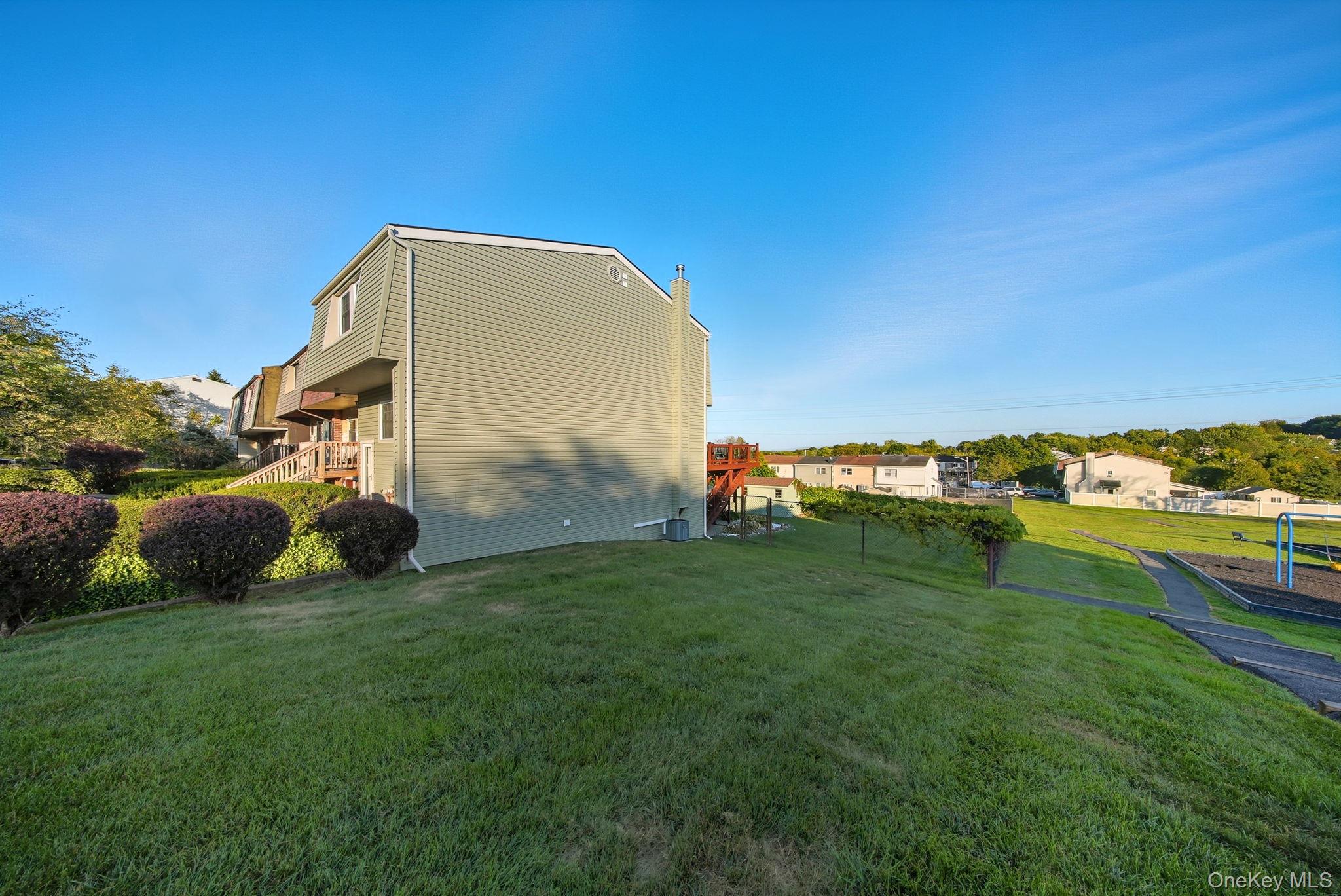 33 Red Barn Lane, Middletown, NY 10940