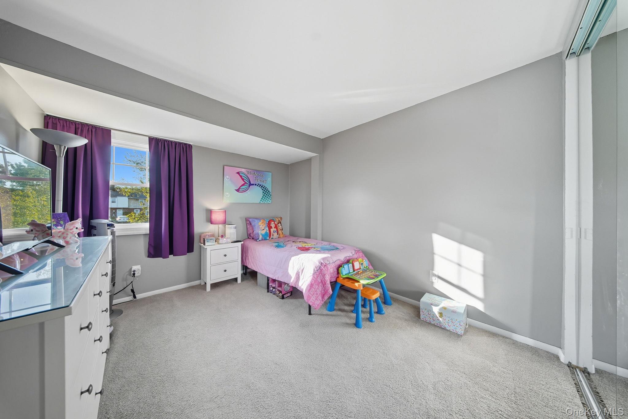 33 Red Barn Lane, Middletown, NY 10940