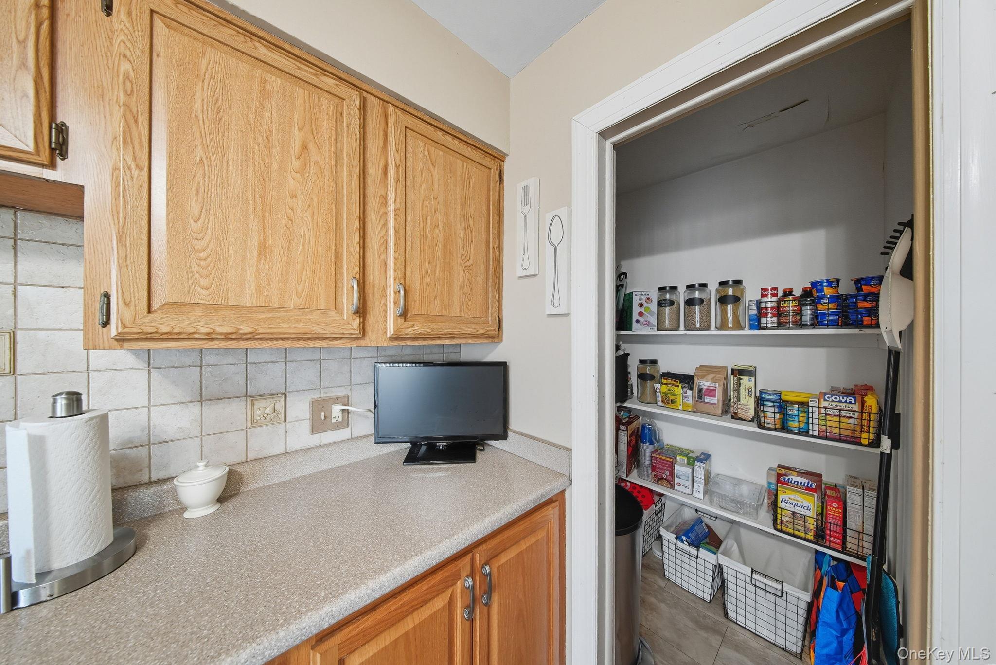 33 Red Barn Lane, Middletown, NY 10940