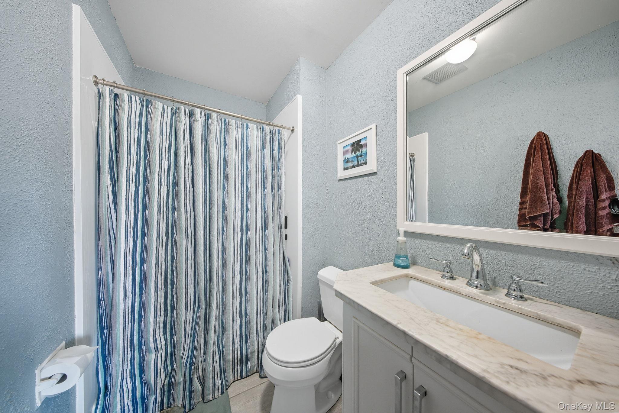 33 Red Barn Lane, Middletown, NY 10940