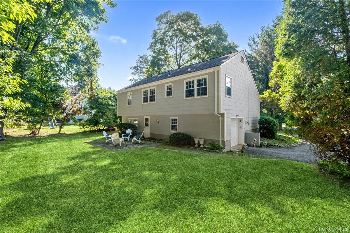 15 Carlyle Place, Hartsdale, NY 10530