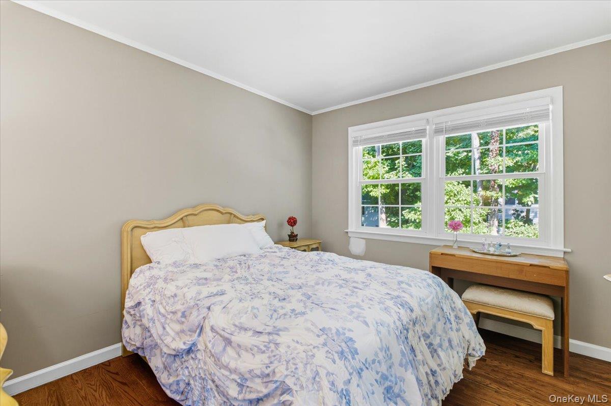 15 Carlyle Place, Hartsdale, NY 10530