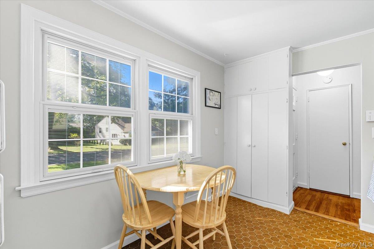 15 Carlyle Place, Hartsdale, NY 10530