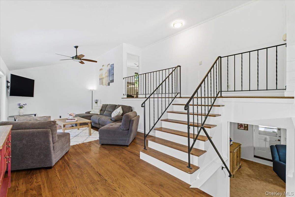 15 Carlyle Place, Hartsdale, NY 10530