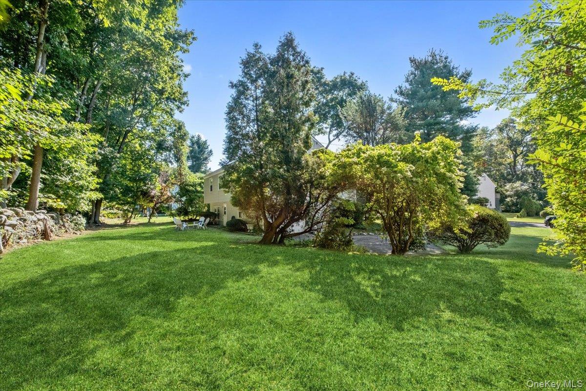 15 Carlyle Place, Hartsdale, NY 10530