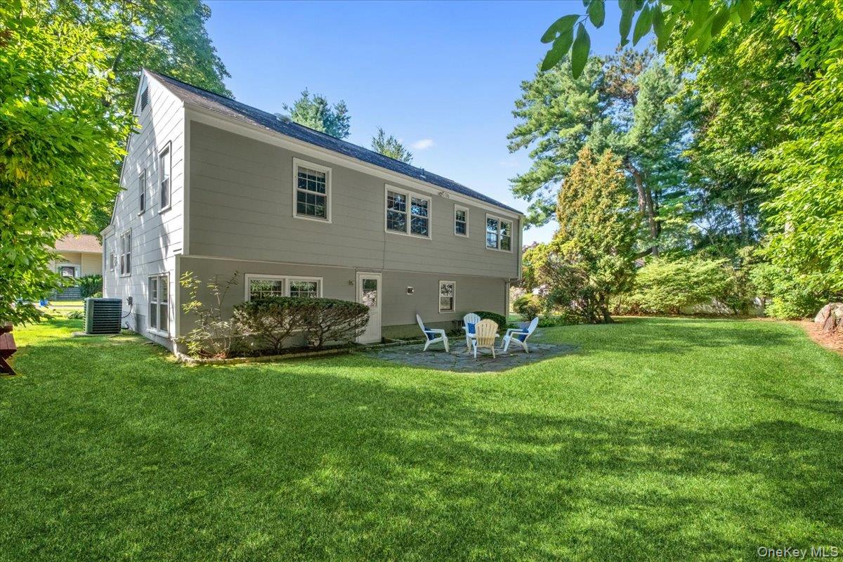 15 Carlyle Place, Hartsdale, NY 10530