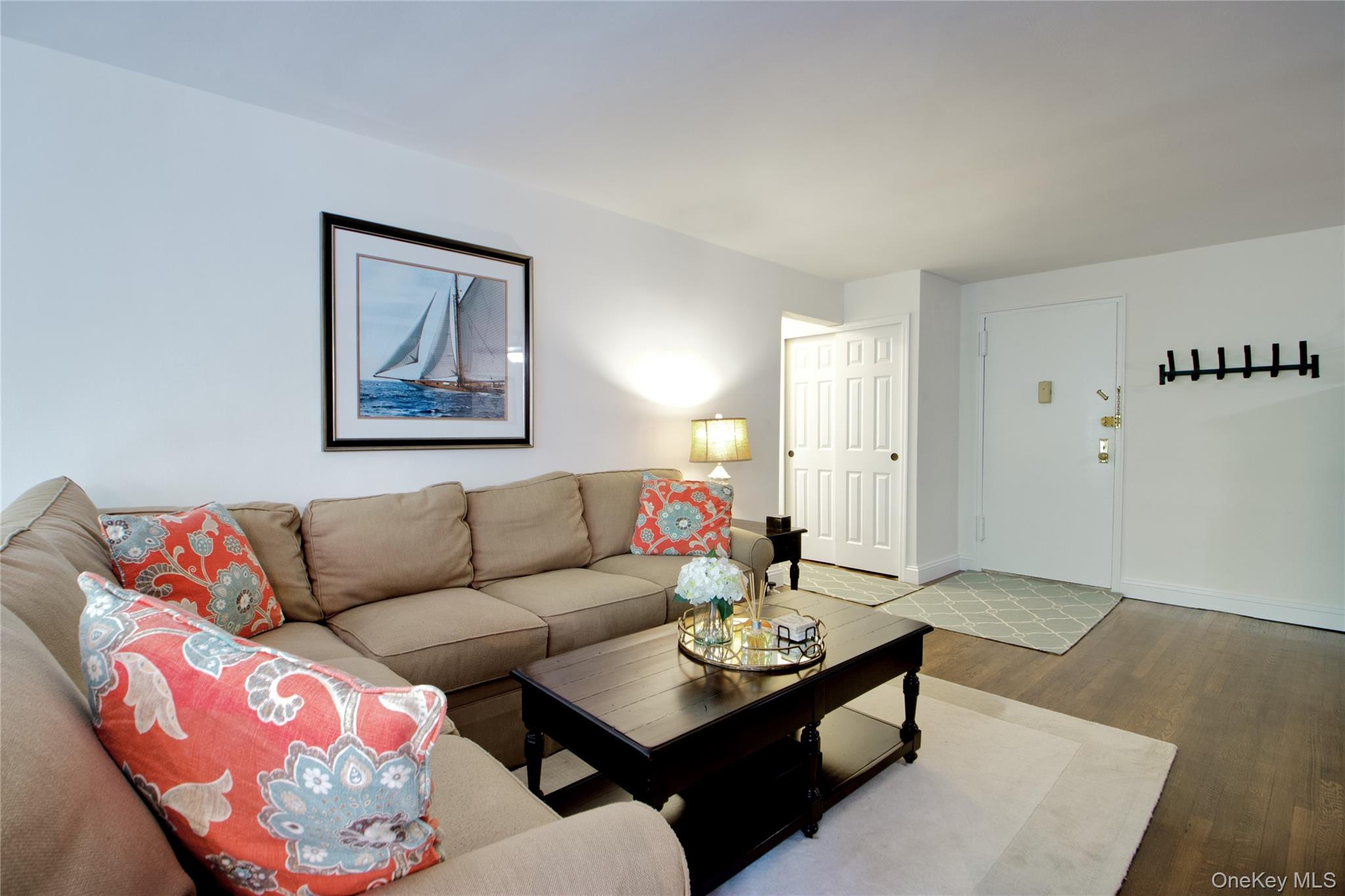 3 Birchwood Court # 2G, Mineola, NY 11501