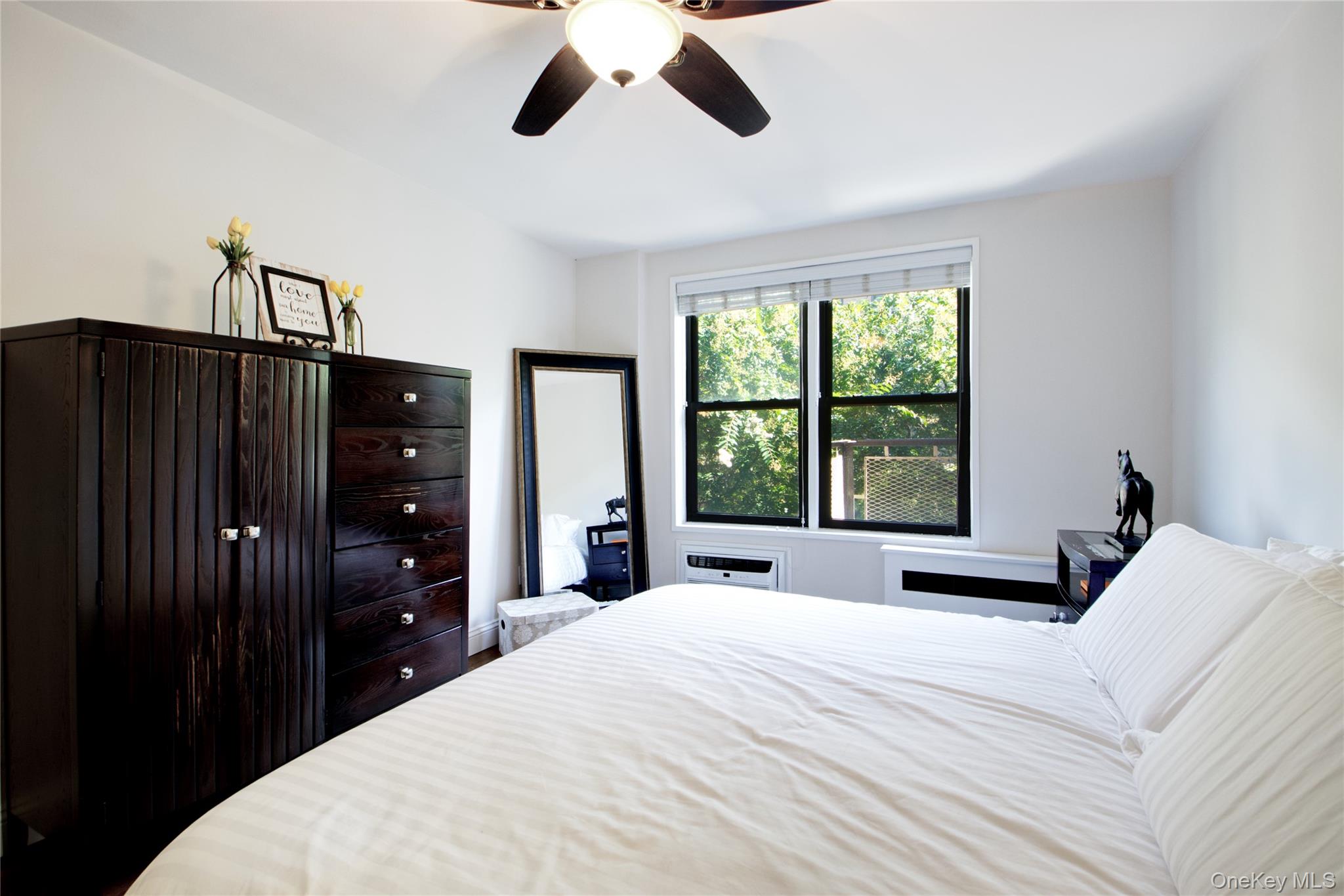 3 Birchwood Court # 2G, Mineola, NY 11501