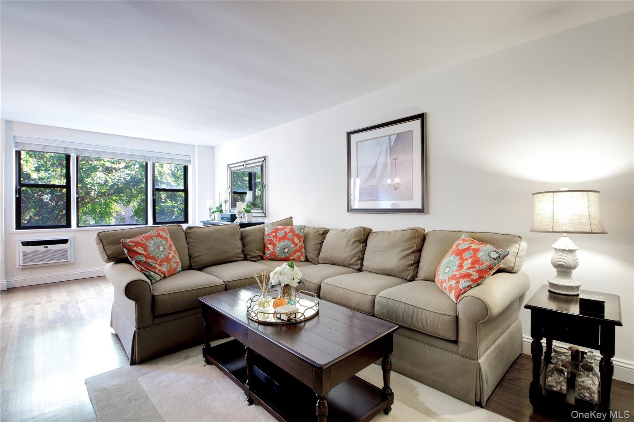 3 Birchwood Court # 2G, Mineola, NY 11501