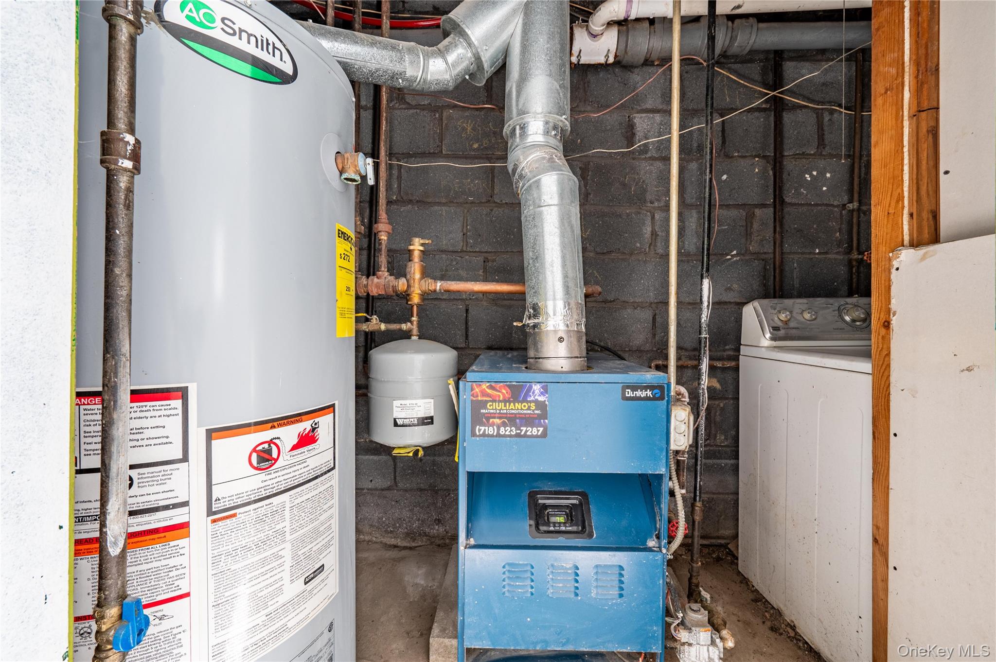 1027 Throggmorton Avenue, Bronx, NY 10465