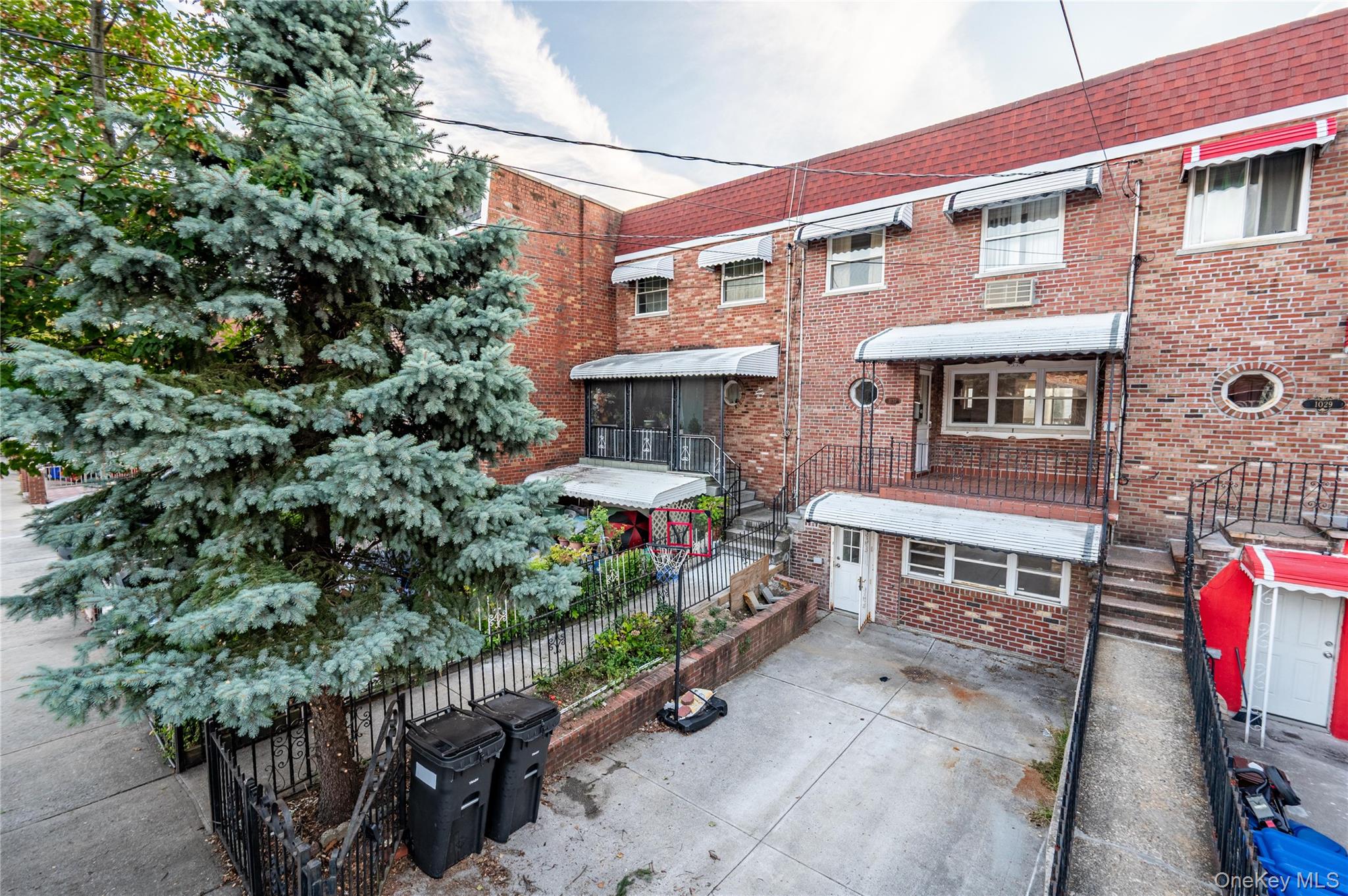1027 Throggmorton Avenue, Bronx, NY 10465