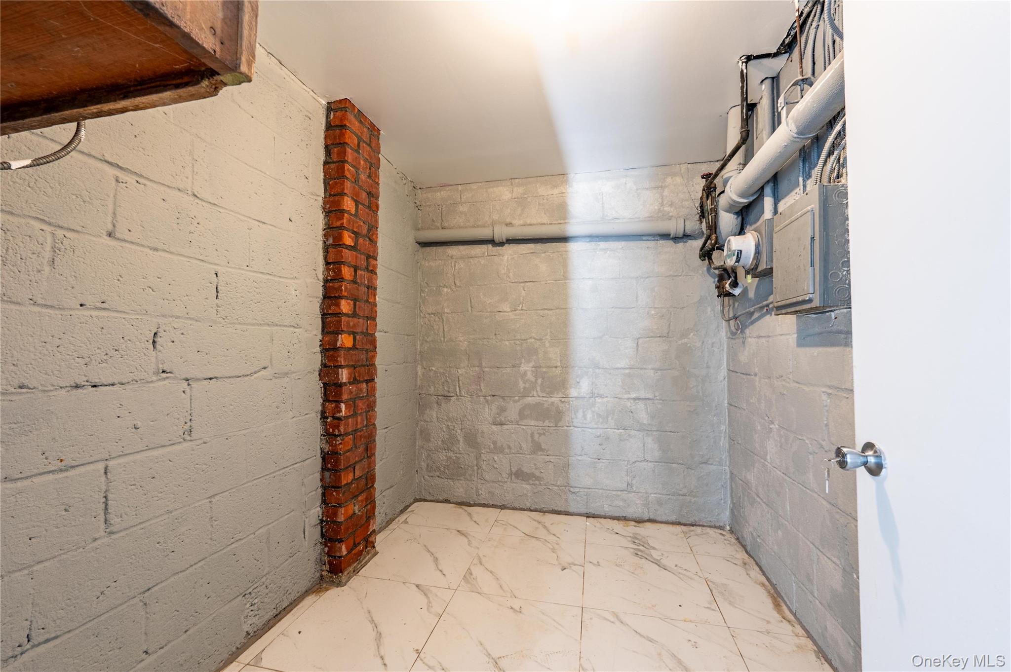 1027 Throggmorton Avenue, Bronx, NY 10465