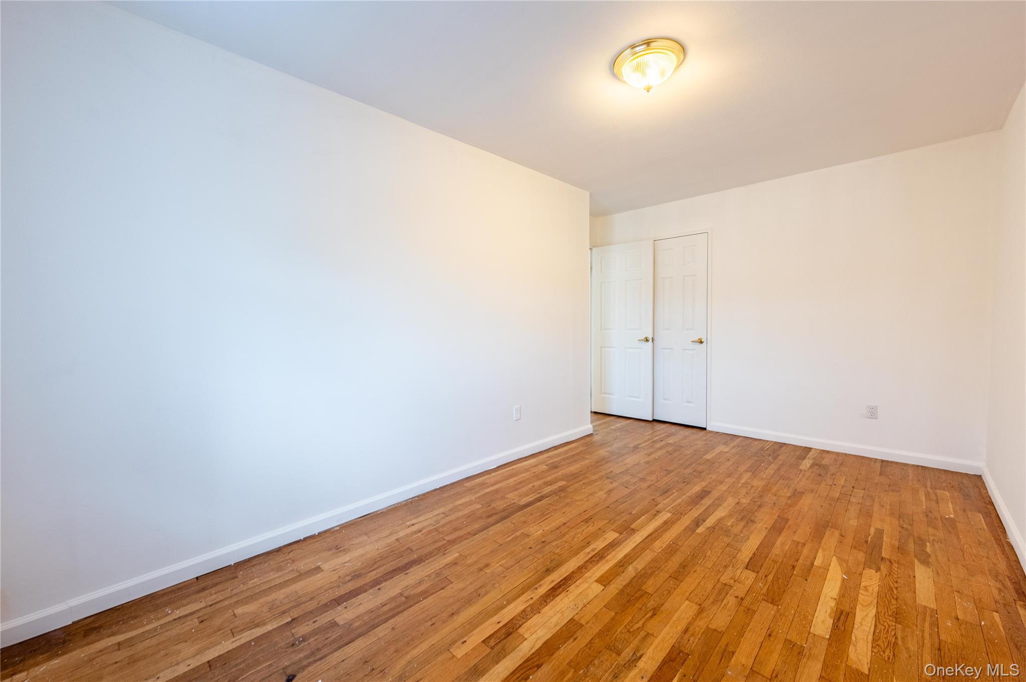 1027 Throggmorton Avenue, Bronx, NY 10465