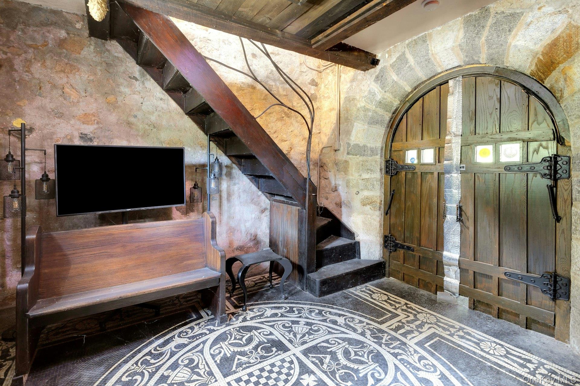 1715 E Main Street, Mohegan Lake, NY 10547