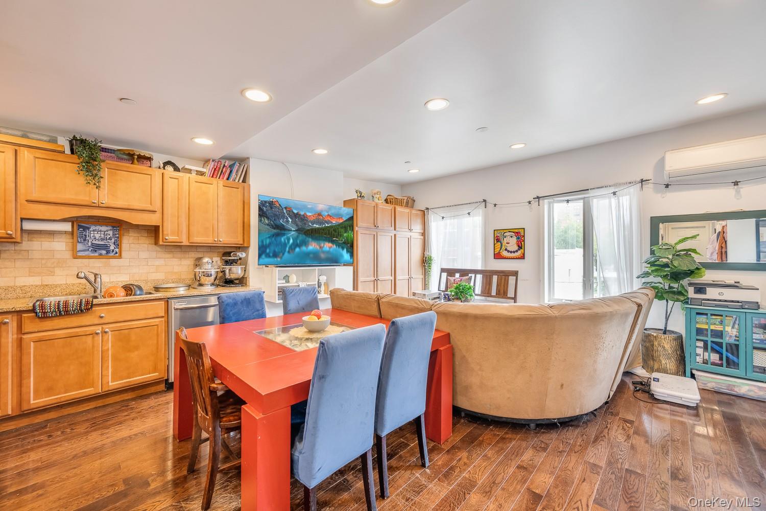 21-05 33rd Avenue, Astoria, NY 11106