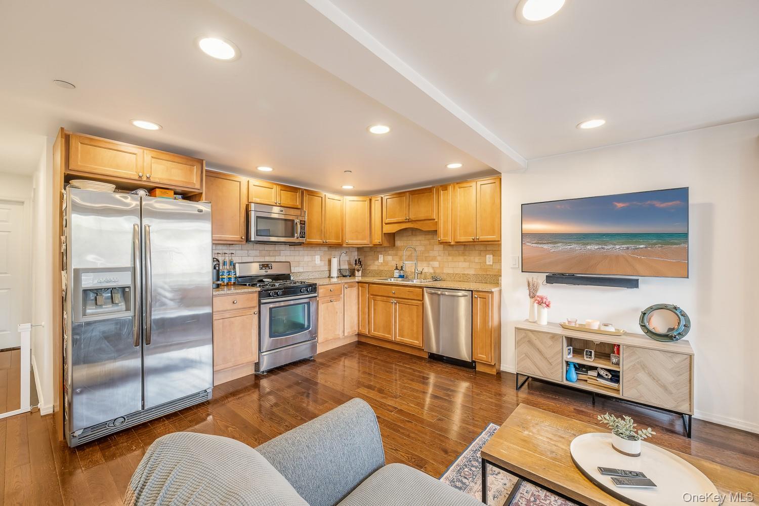 21-05 33rd Avenue, Astoria, NY 11106