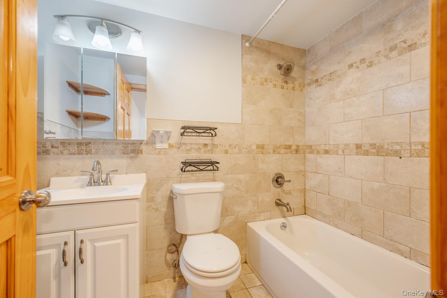 21-05 33rd Avenue, Astoria, NY 11106