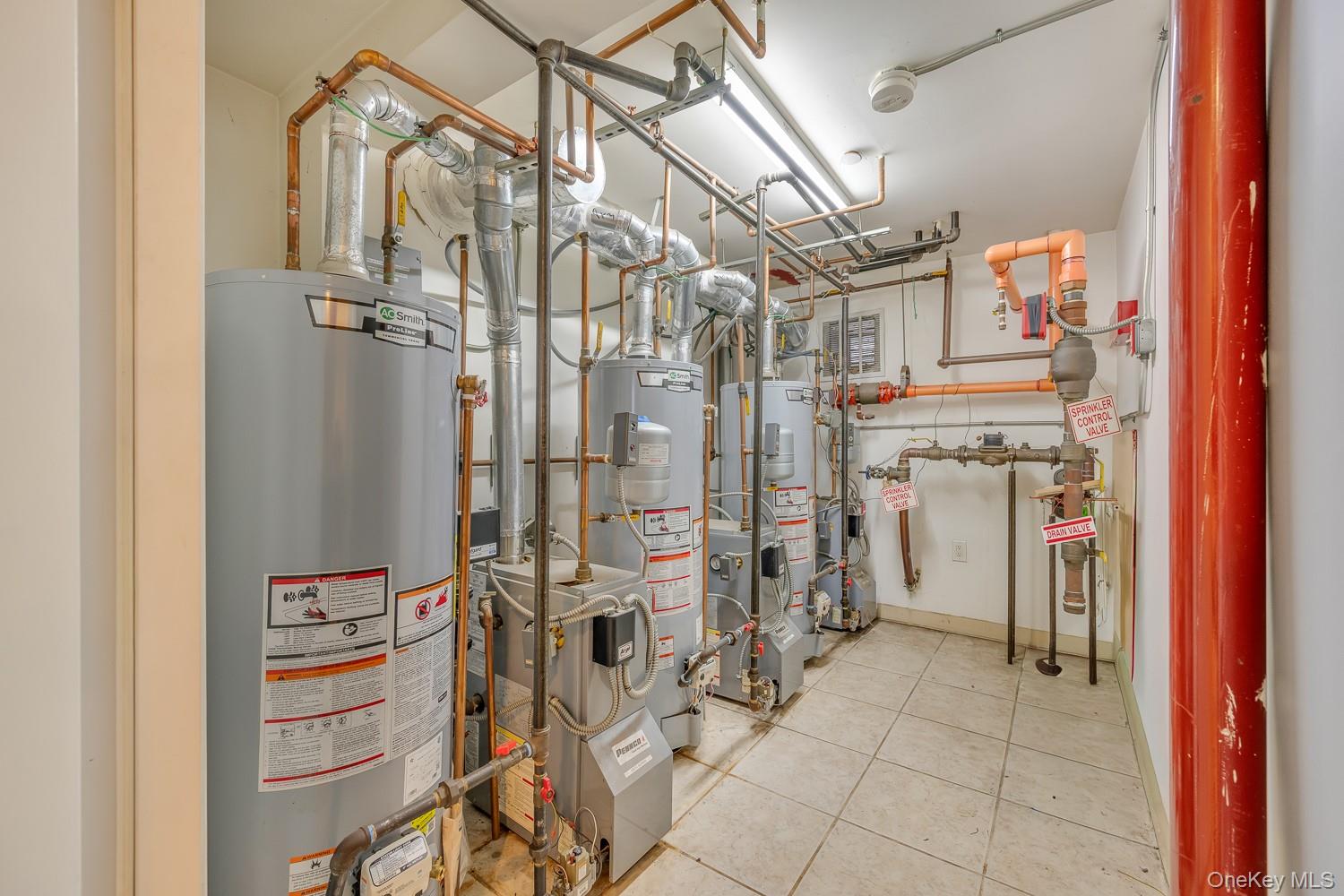 21-05 33rd Avenue, Astoria, NY 11106