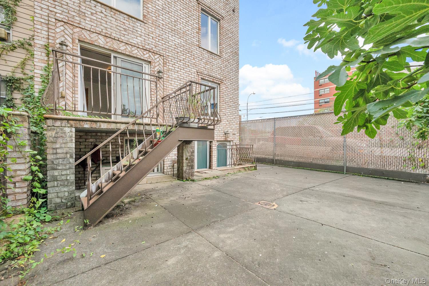 21-05 33rd Avenue, Astoria, NY 11106