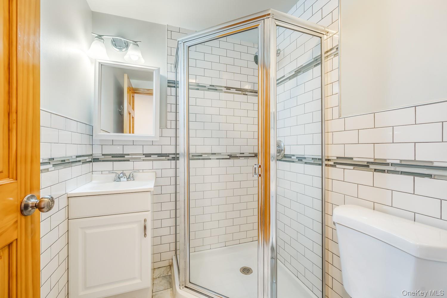 21-05 33rd Avenue, Astoria, NY 11106