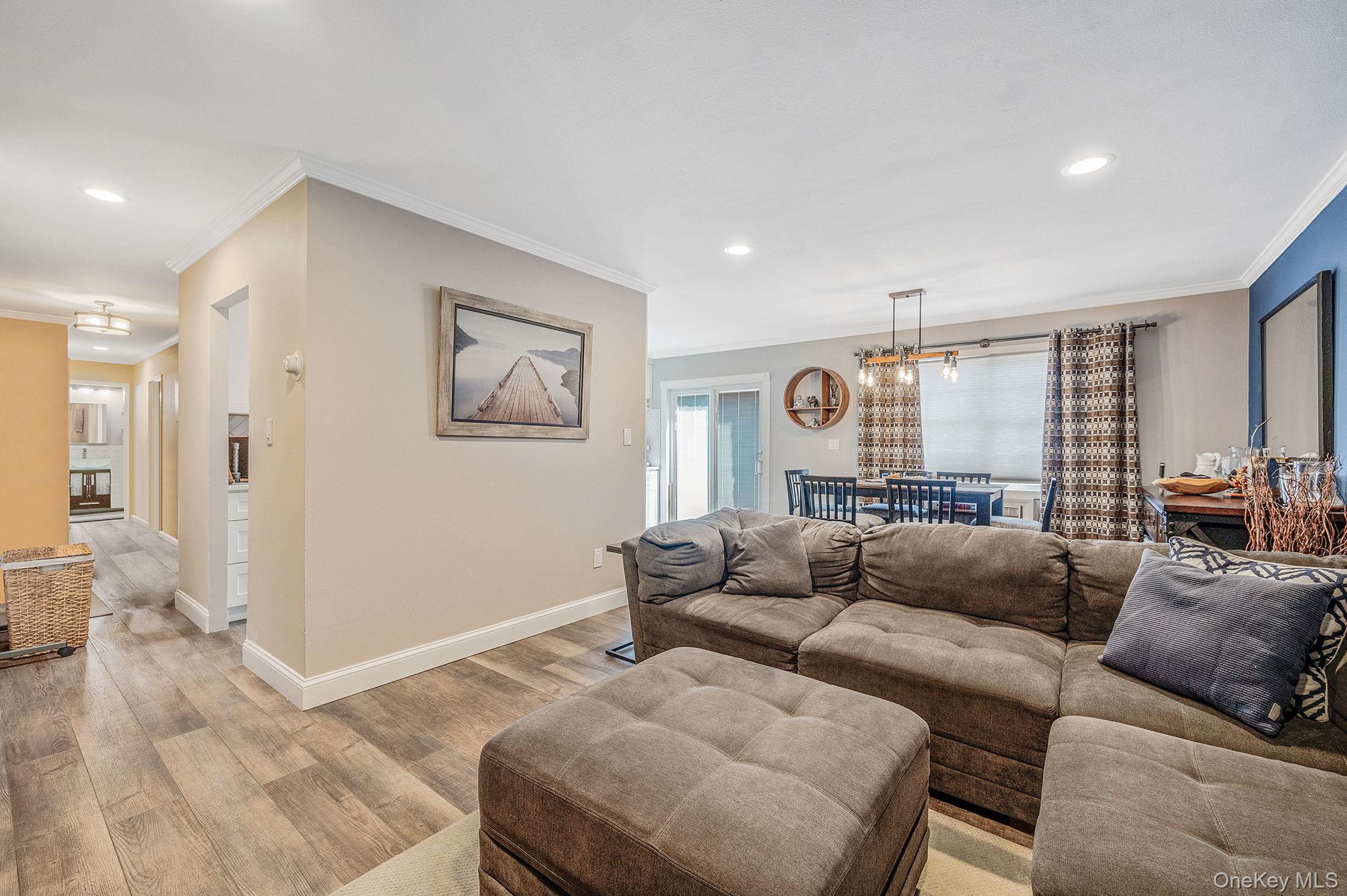 460 Old Town Rd # 7G, Port Jefferson Station, NY 11776