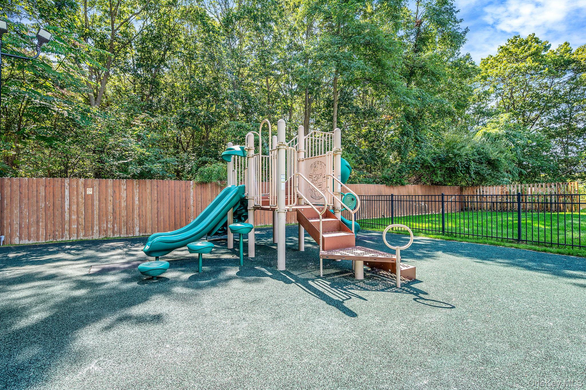 460 Old Town Rd # 7G, Port Jefferson Station, NY 11776