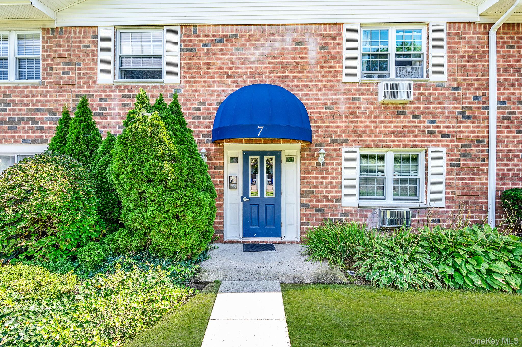 460 Old Town Rd # 7G, Port Jefferson Station, NY 11776