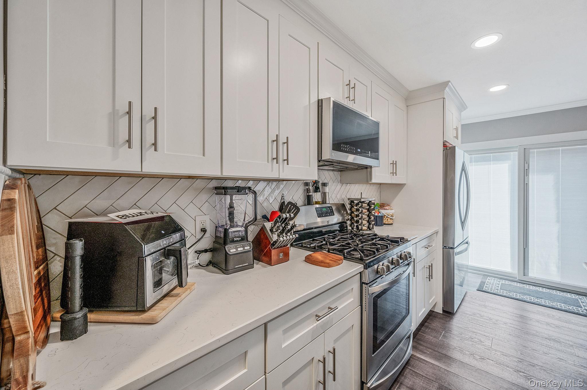 460 Old Town Rd # 7G, Port Jefferson Station, NY 11776