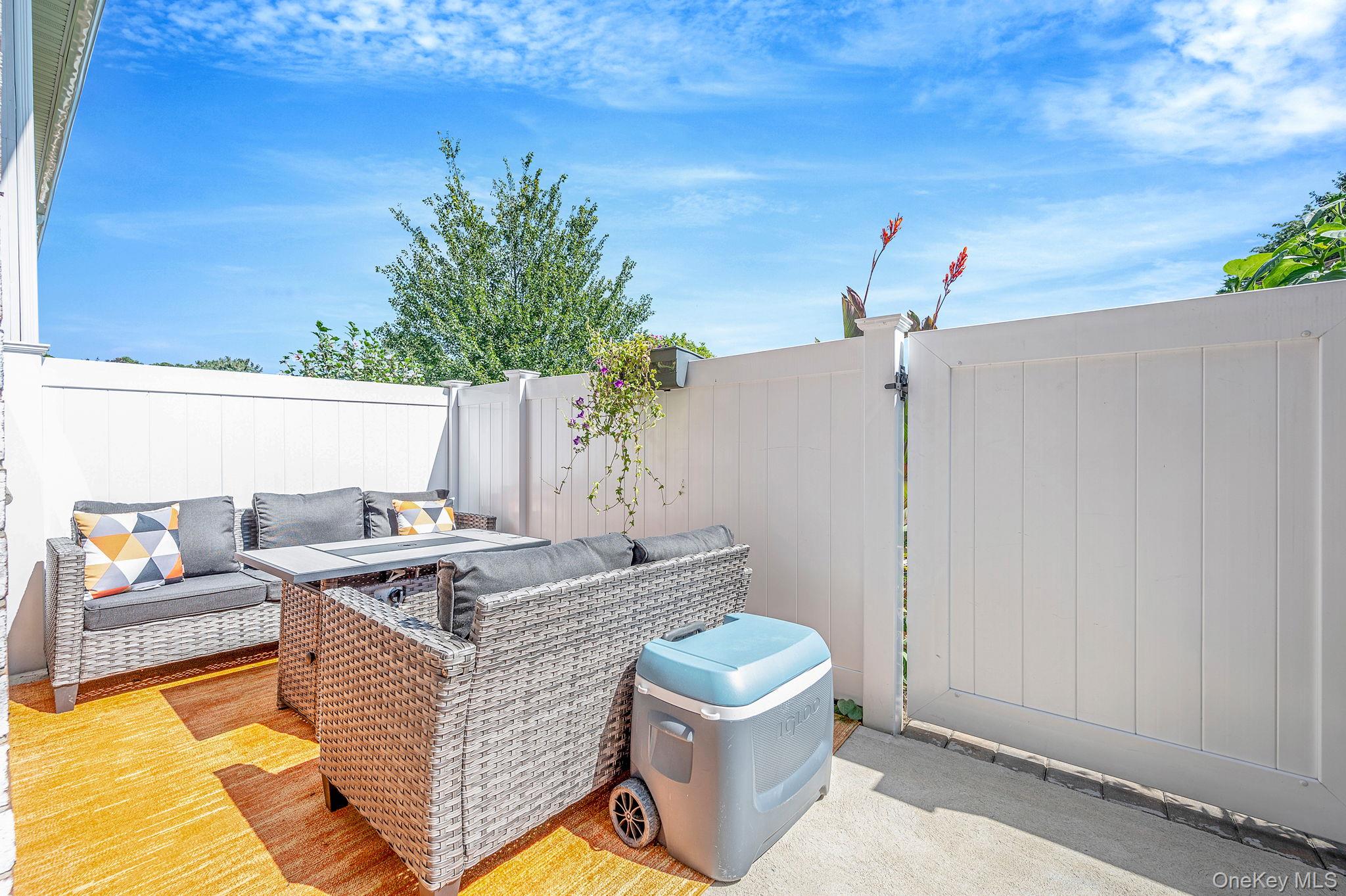 460 Old Town Rd # 7G, Port Jefferson Station, NY 11776