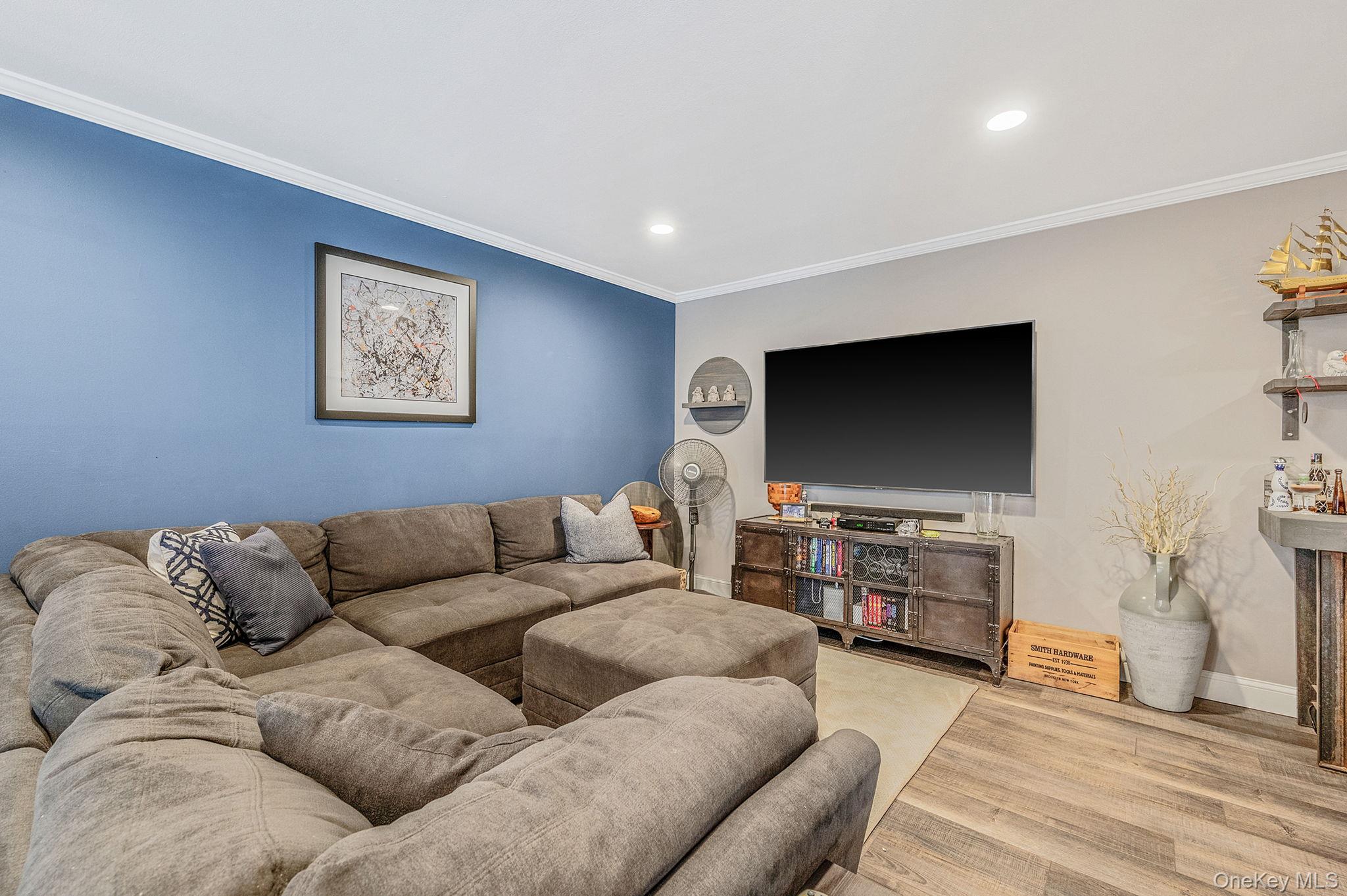 460 Old Town Rd # 7G, Port Jefferson Station, NY 11776