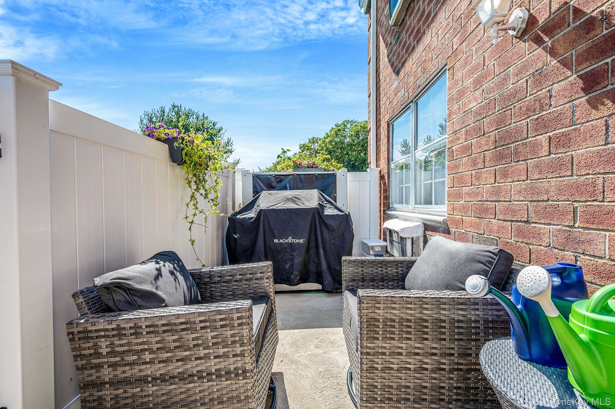 460 Old Town Rd # 7G, Port Jefferson Station, NY 11776