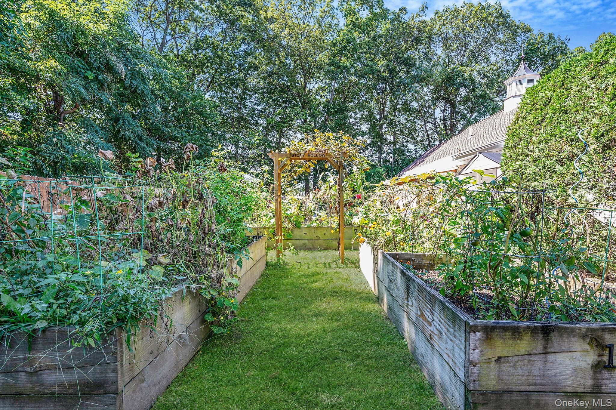 460 Old Town Rd # 7G, Port Jefferson Station, NY 11776