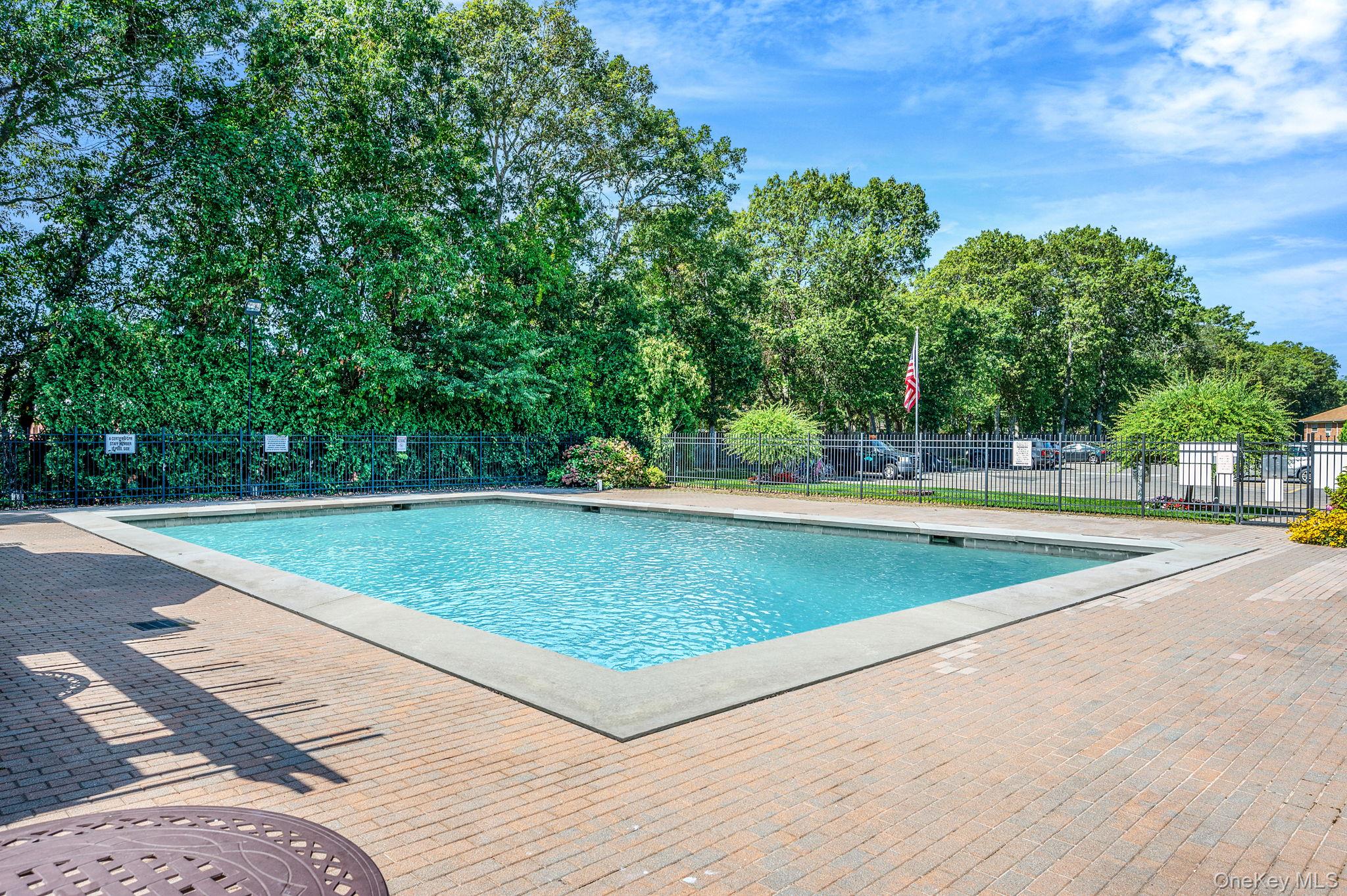 460 Old Town Rd # 7G, Port Jefferson Station, NY 11776