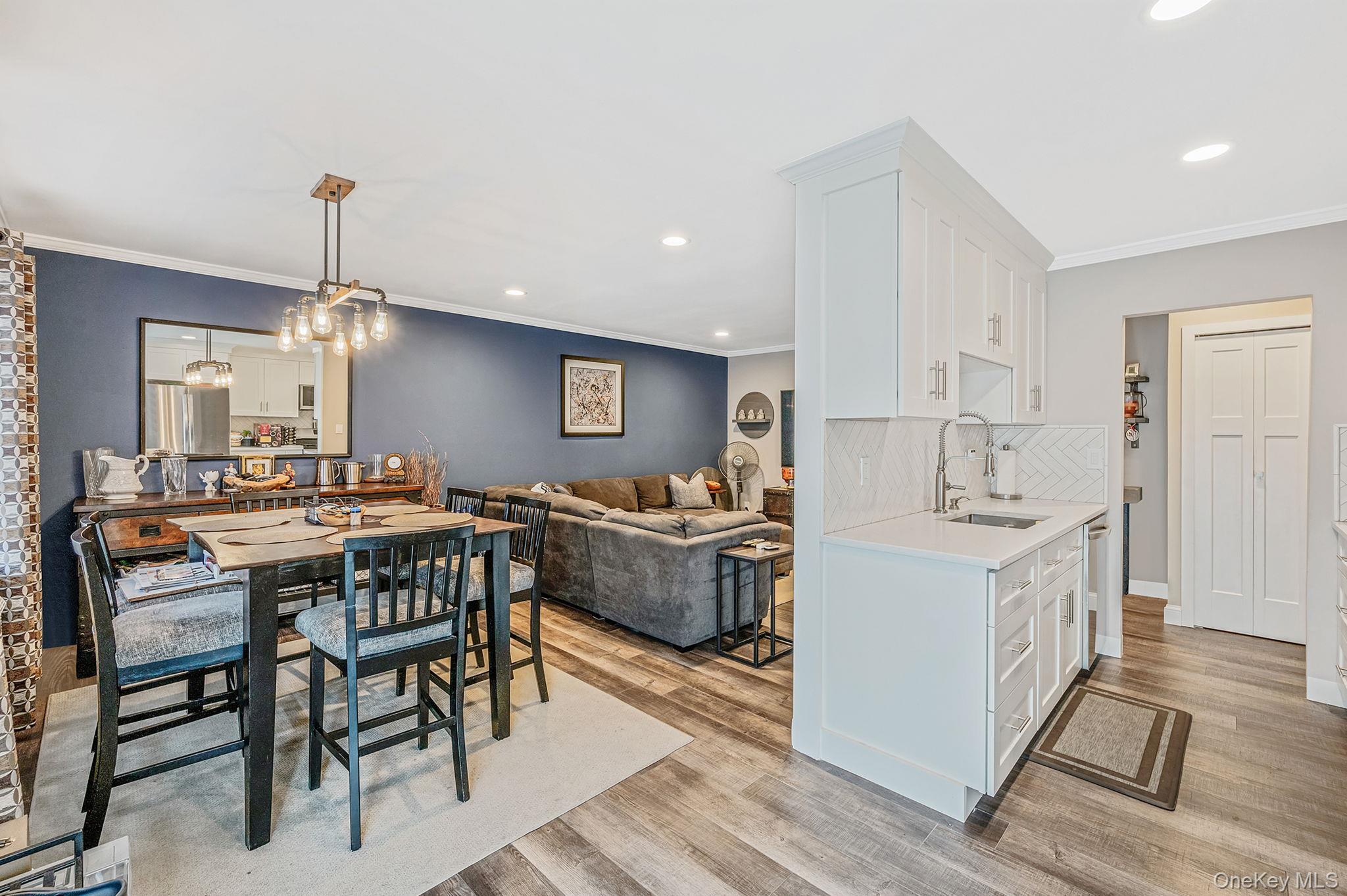 460 Old Town Rd # 7G, Port Jefferson Station, NY 11776