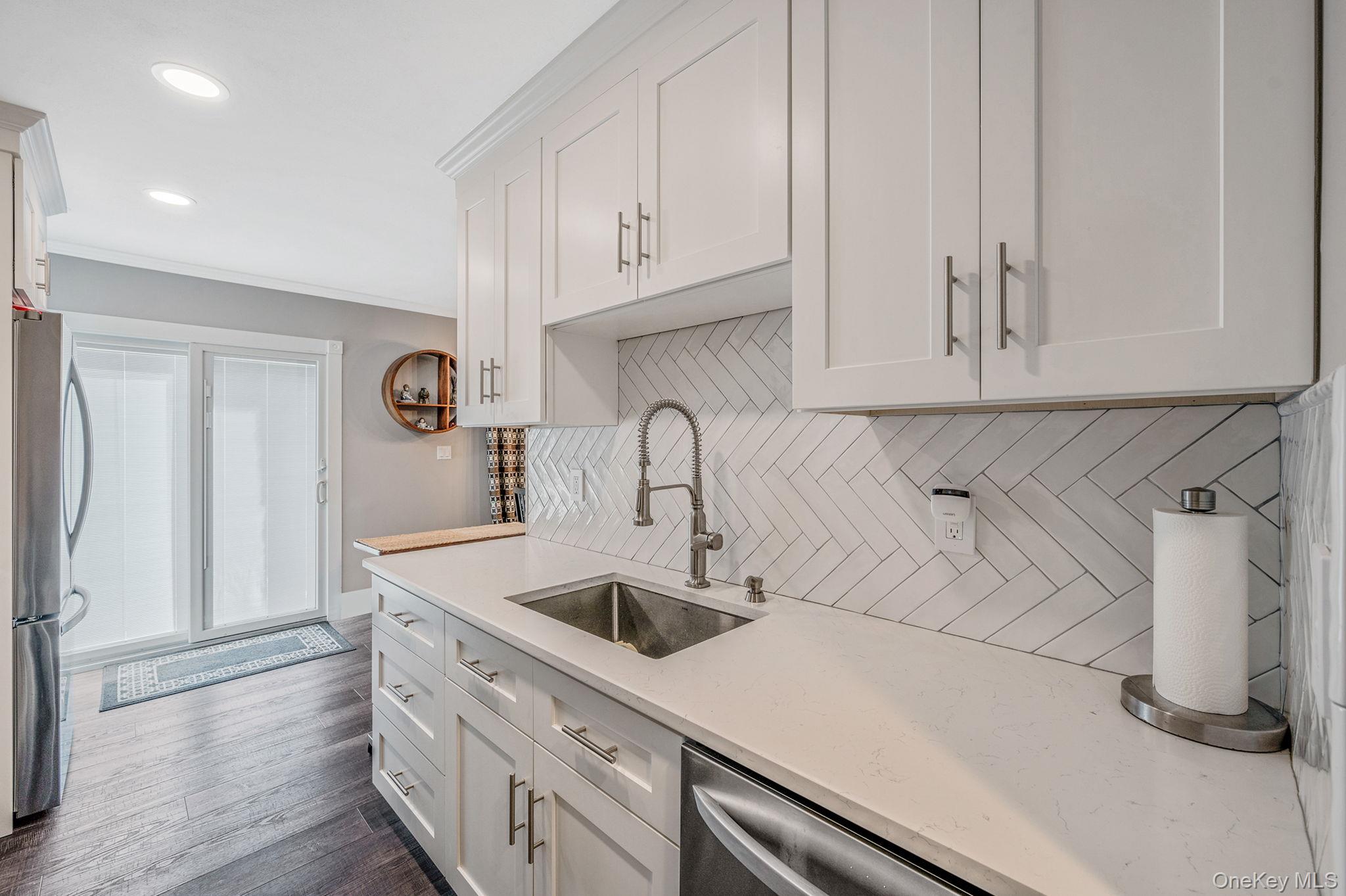 460 Old Town Rd # 7G, Port Jefferson Station, NY 11776