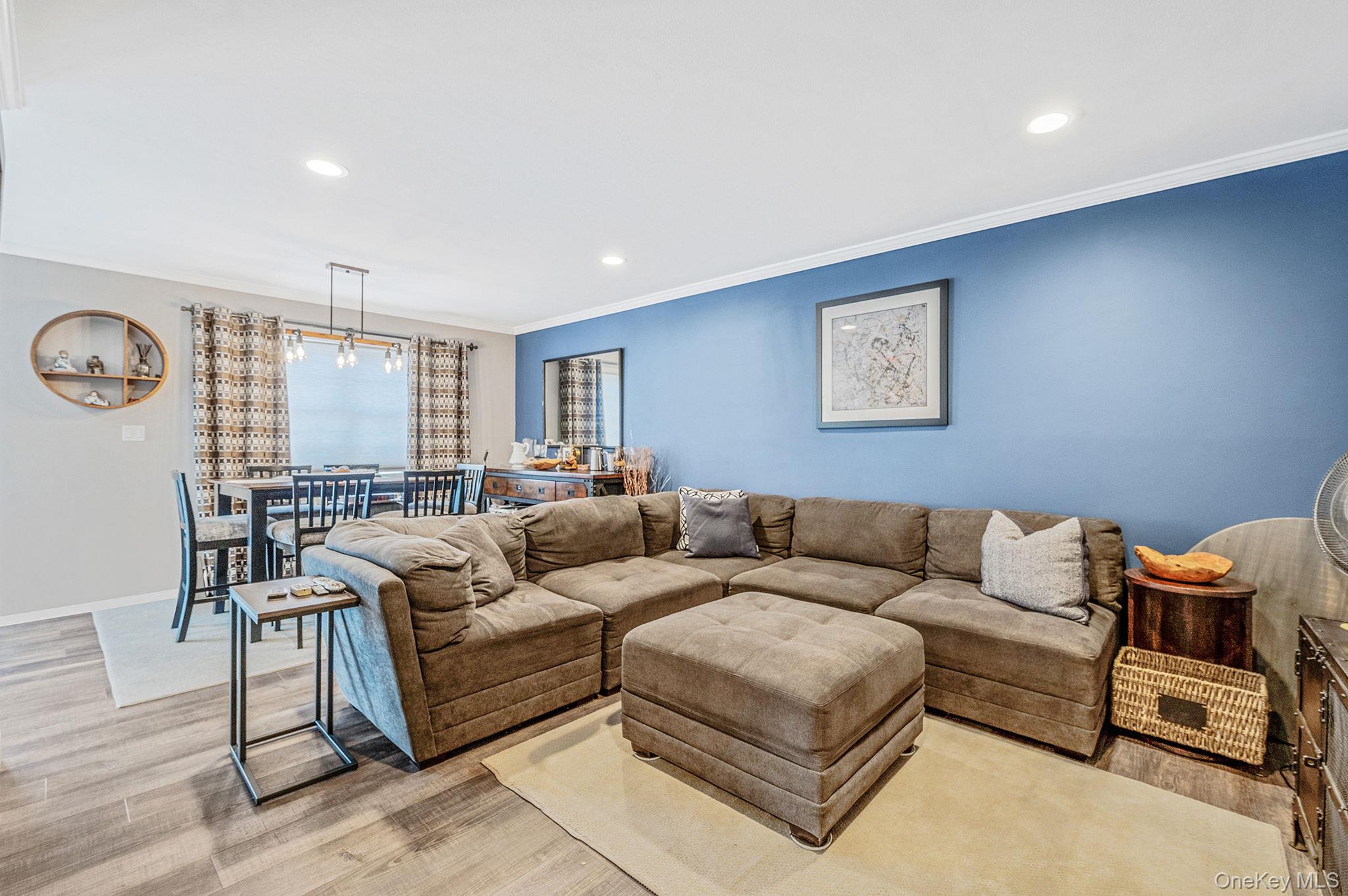 460 Old Town Rd # 7G, Port Jefferson Station, NY 11776