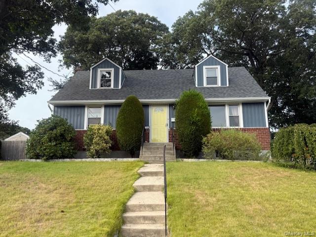 15 N Leech Circle Drive, Glen Cove, NY 11542