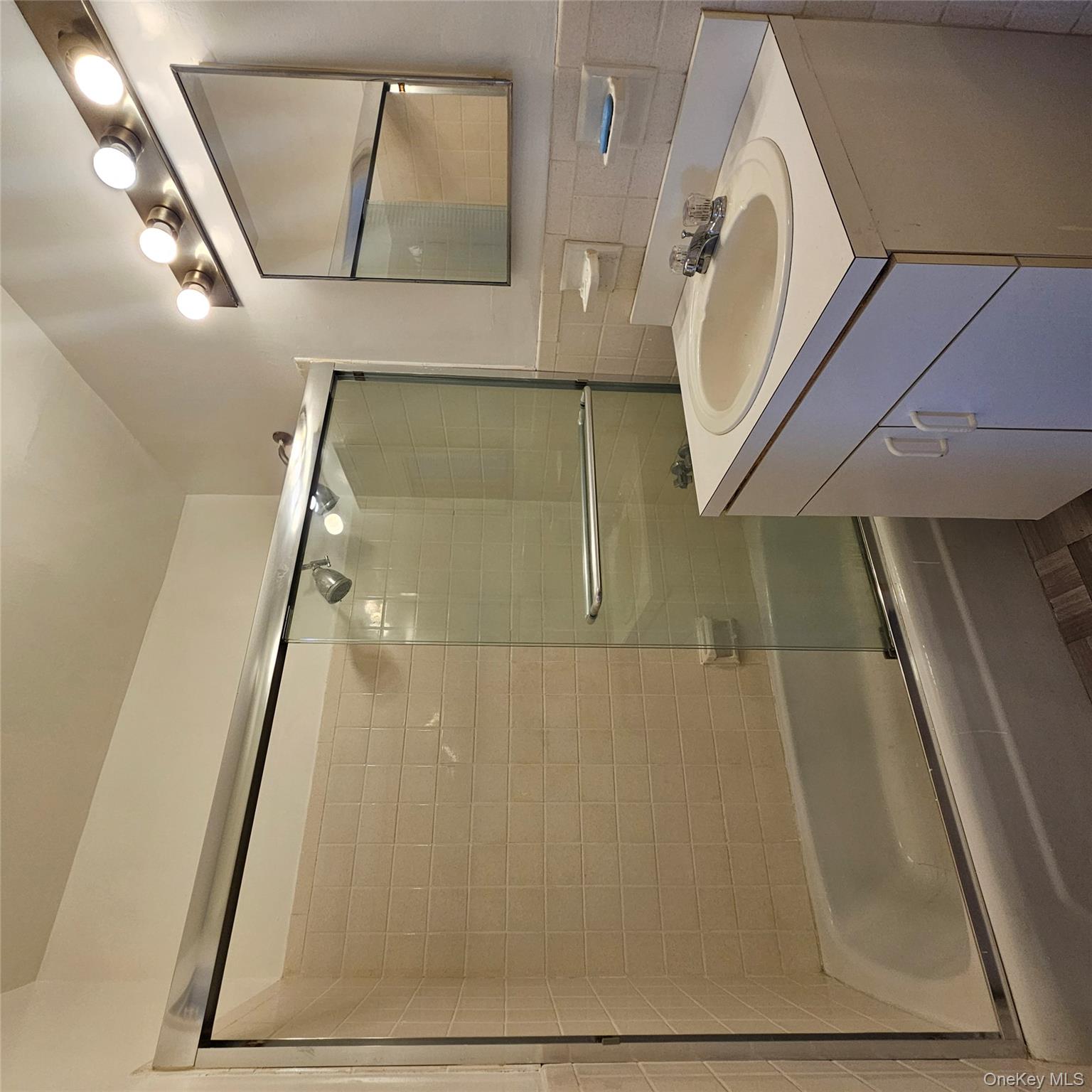 20 Wendell Street # E2, Hempstead, NY 11550