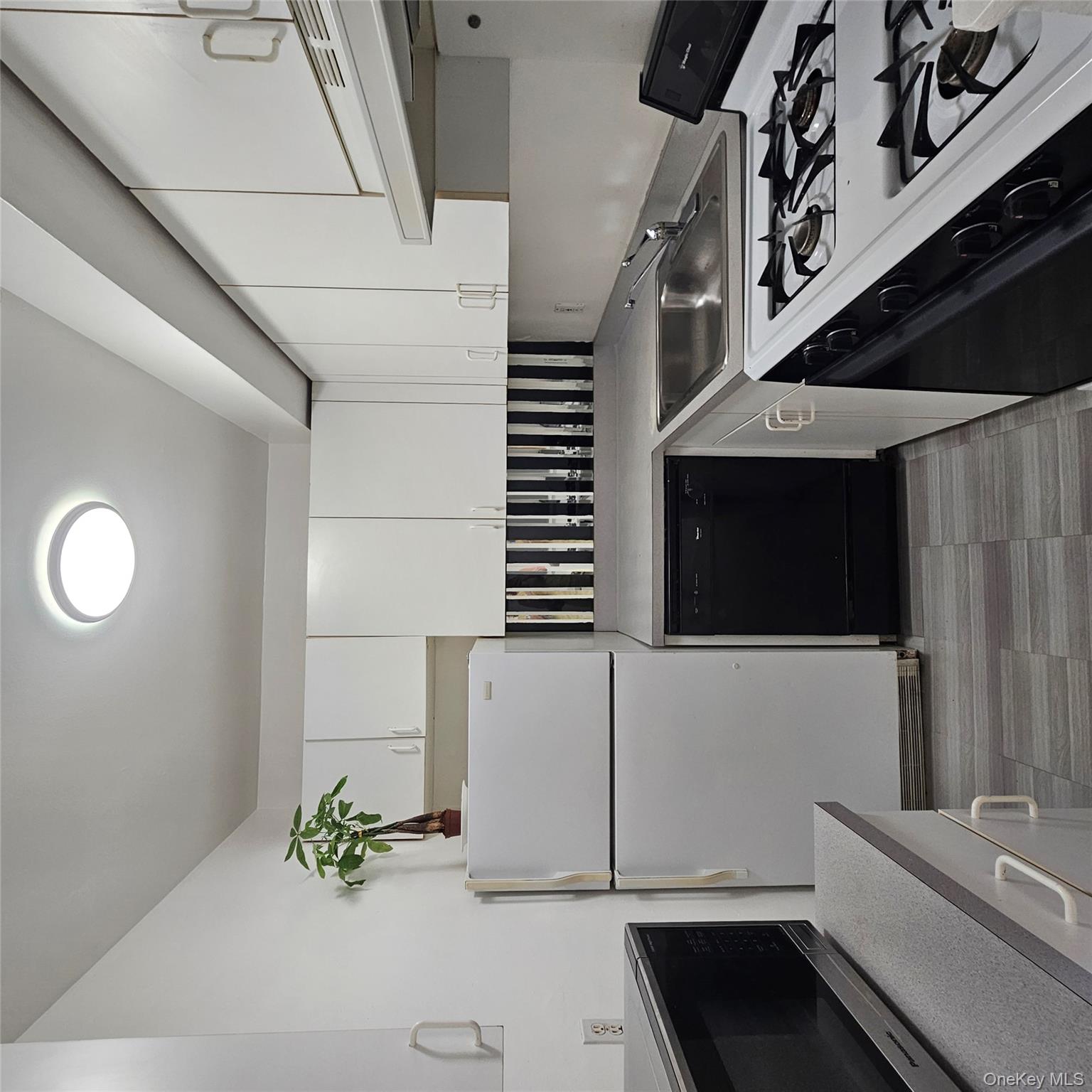 20 Wendell Street # E2, Hempstead, NY 11550