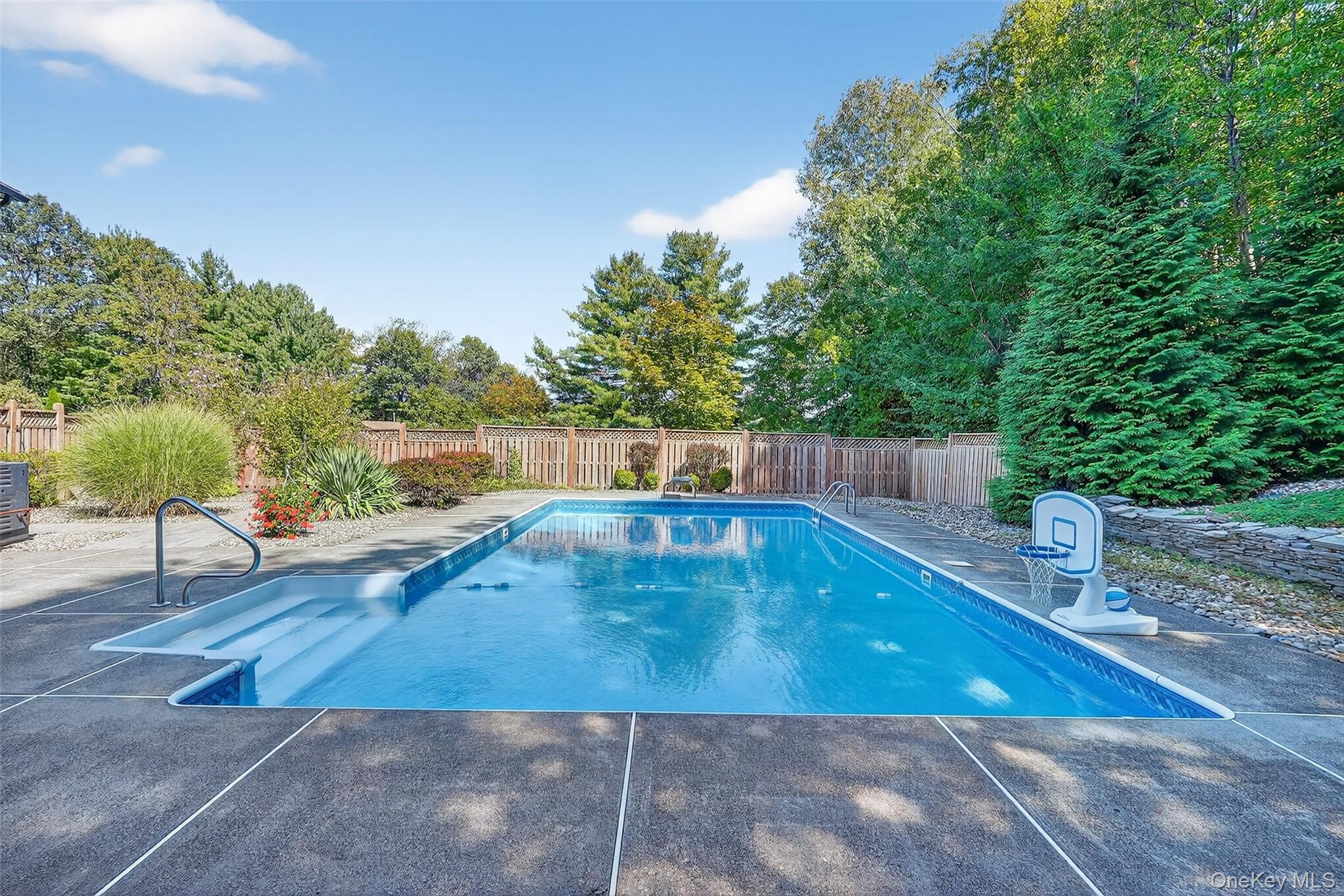 11 Saymor Drive, Bardonia, NY 10954