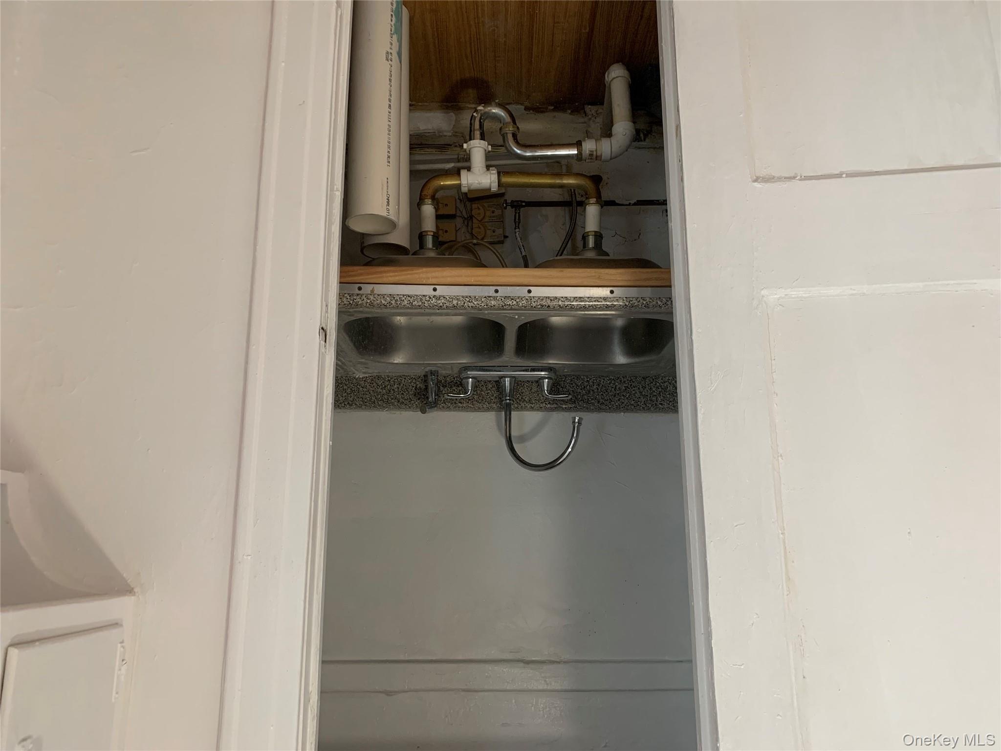 204 Station Plaza N # 204, Mineola, NY 11501