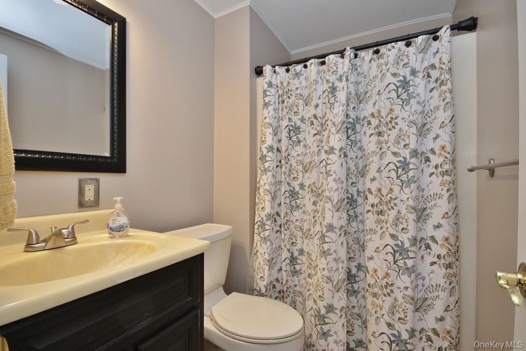 9 Birchwood Lane, Middletown, NY 10940