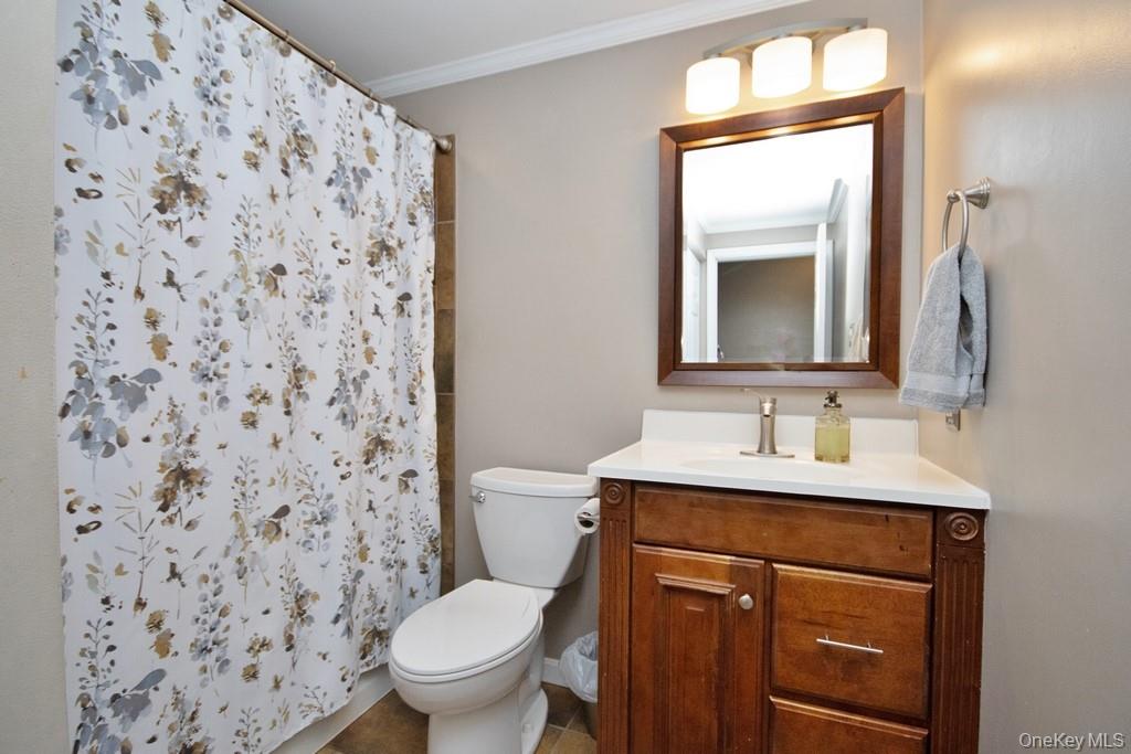 9 Birchwood Lane, Middletown, NY 10940