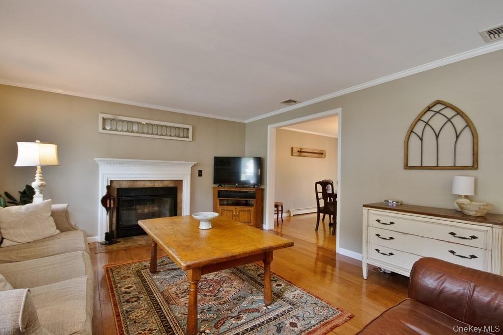 9 Birchwood Lane, Middletown, NY 10940