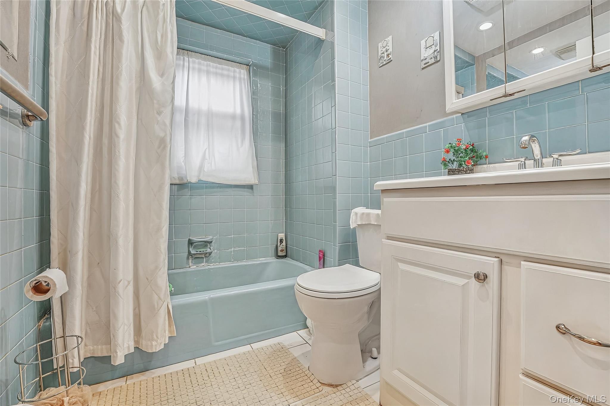 211 Ash Street, Valley Stream, NY 11580